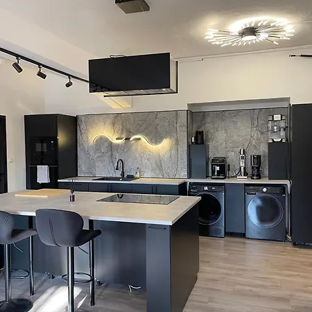 The Onyx Glow- 99m2 Designer Loft Lägenhet Ljubljana