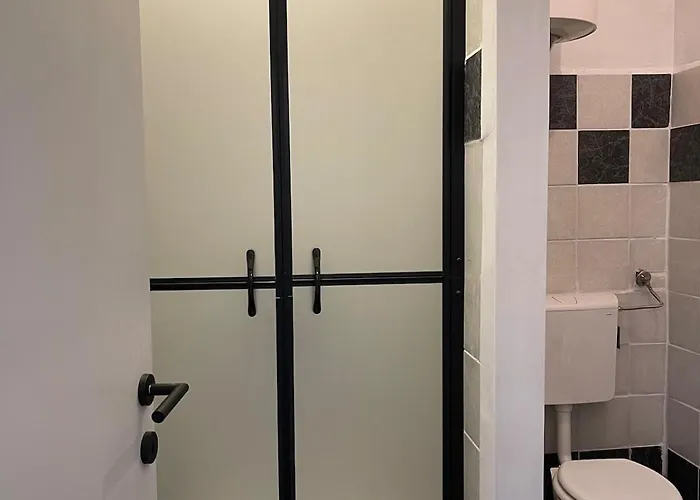 The Onyx Glow- 99m2 Designer Loft *